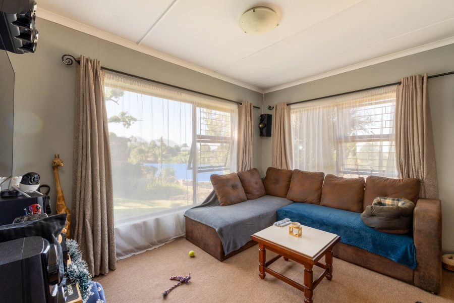 5 Bedroom Property for Sale in Denneoord Western Cape
